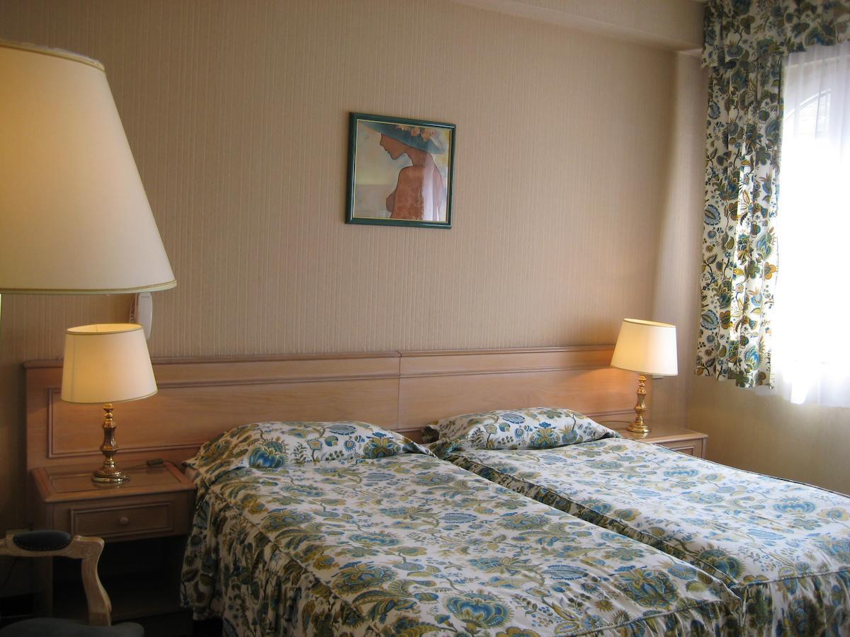 Hotel Bellevue De Tradition Familiale Morcenx Quarto foto